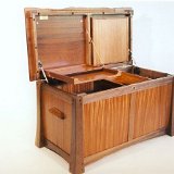 walnut_and_sapele_hope_chest_2.jpg